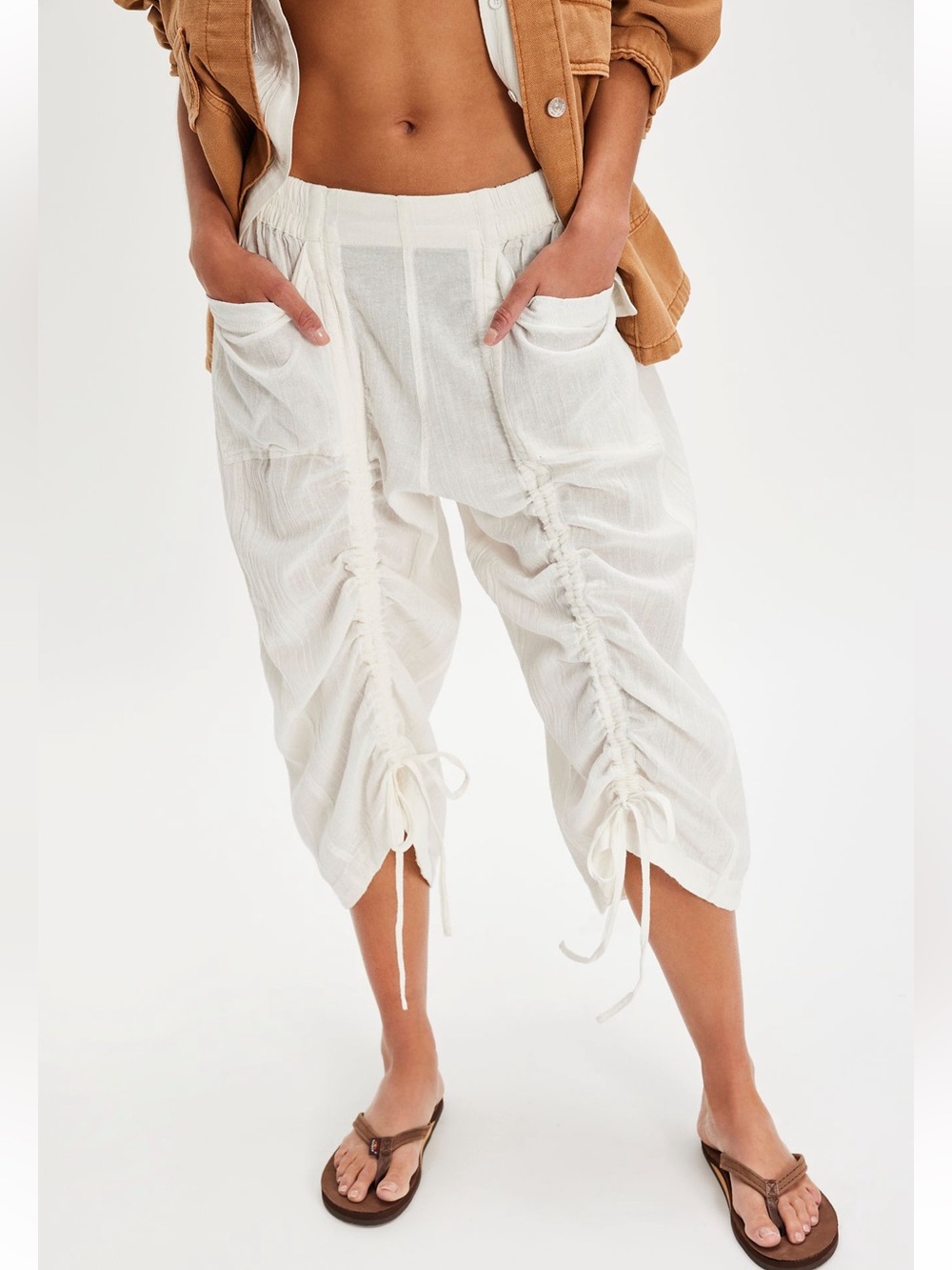 Free People Gianna Ruched Gaucho Pull-On Pants in Optic White - Picture 3 of 10